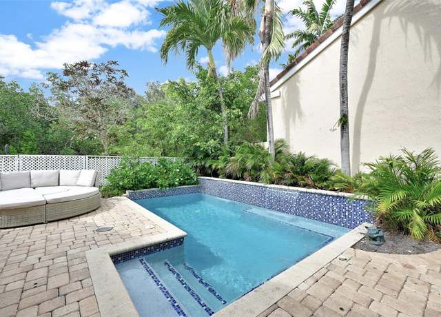 Property at 1151 W Lake St, Hollywood, FL 33019, 3 beds, 2.5 baths