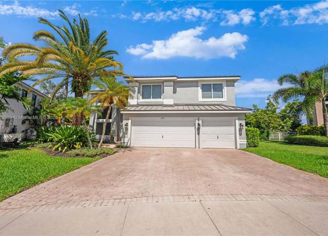 Property at 2631 SW 180th Ave, Miramar, FL 33029, 5 beds, 3 baths