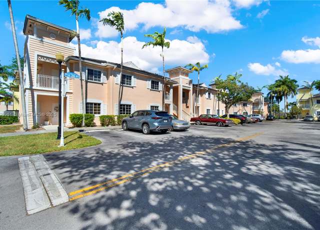 Property at 374 NE 26th Ave #203, Homestead, FL 33033, 2 beds, 2 baths