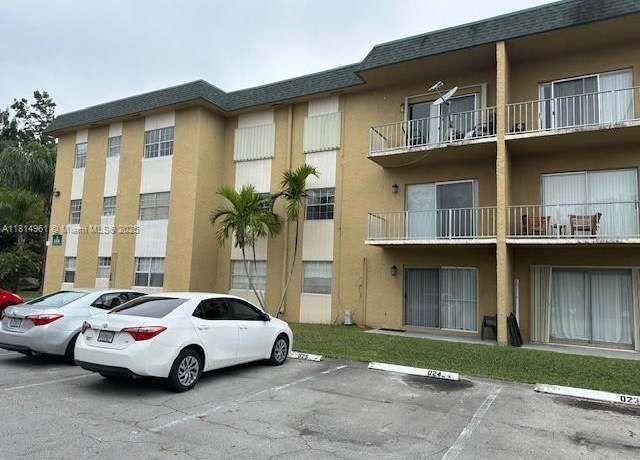 Property at 5400 SW 77th Ct Unit 2R, Miami, FL 33155, 2 beds, 1 bath