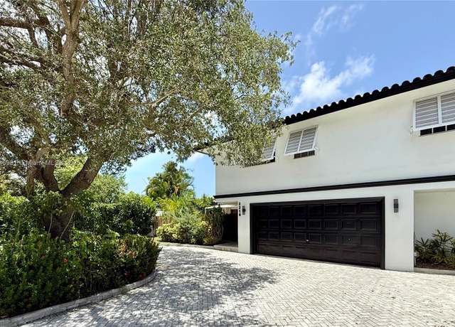 Property at 2216 NE 18th Ave, Wilton Manors, FL 33305, 5 beds, 3.5 baths