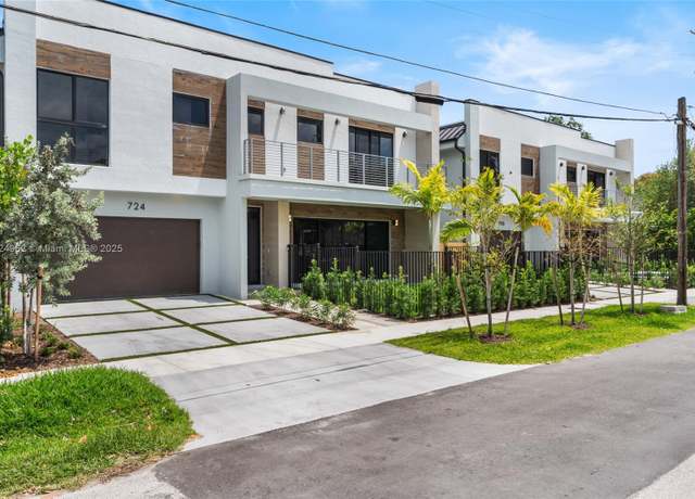 Property at 724 SW 8th Way #724, Fort Lauderdale, FL 33315, 5 beds, 5 baths