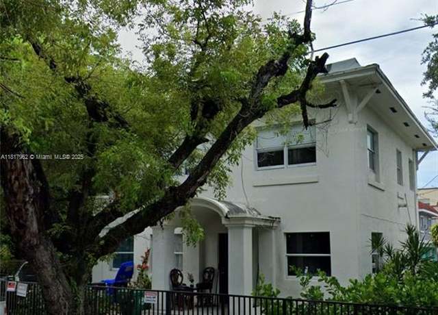 Property at 876 SW 2nd St, Miami, FL 33130, 11 beds, 6 baths