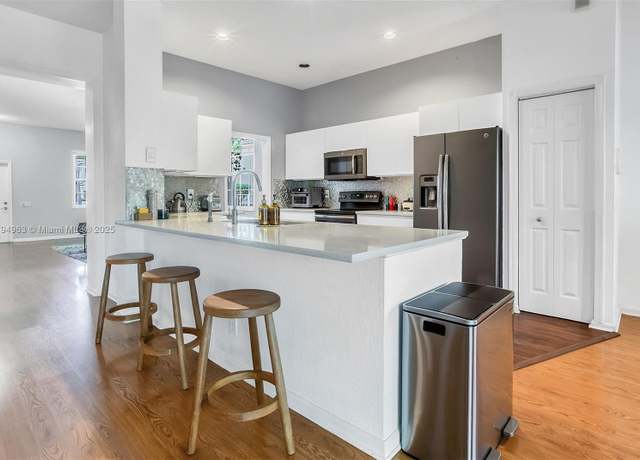 Property at 4458 Stone Ridge Way, Weston, FL 33331, 4 beds, 2.5 baths