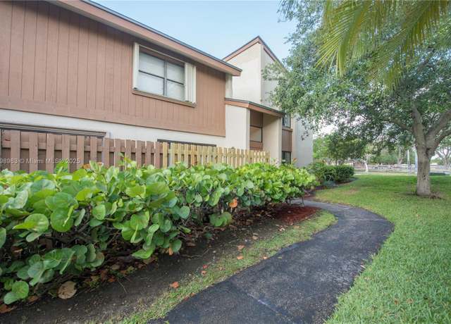 Property at 10945 SW 113th Pl Unit 1B, Miami, FL 33176, 2 beds, 1.5 baths