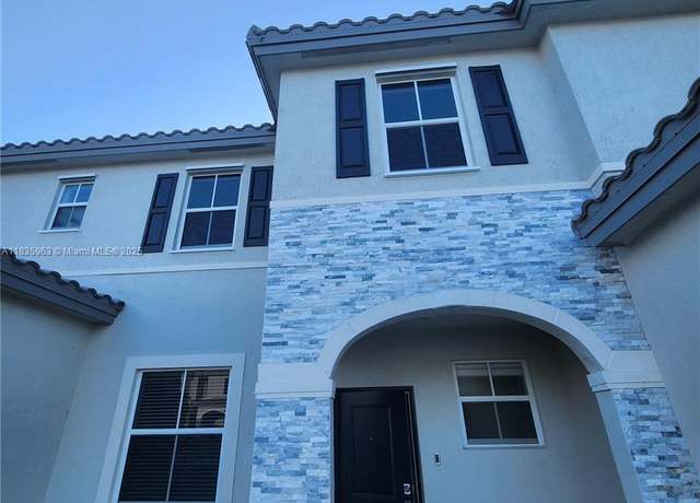 Property at 2693 SE 19th St, Homestead, FL 33035, 3 beds, 2.5 baths