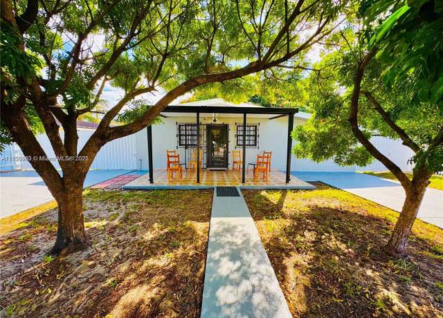 Property at 830 SE 7th Pl, Hialeah, FL 33010, 2 beds, 2 baths