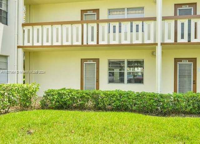 Property at 221 Mansfield Unit F, Boca Raton, FL 33434, 2 beds, 1.5 baths