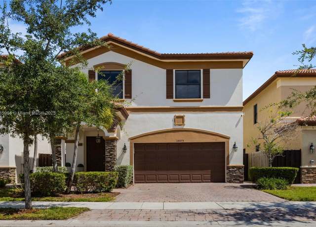 Property at 10075 NW 86th Ter, Doral, FL 33178, 5 beds, 4.5 baths