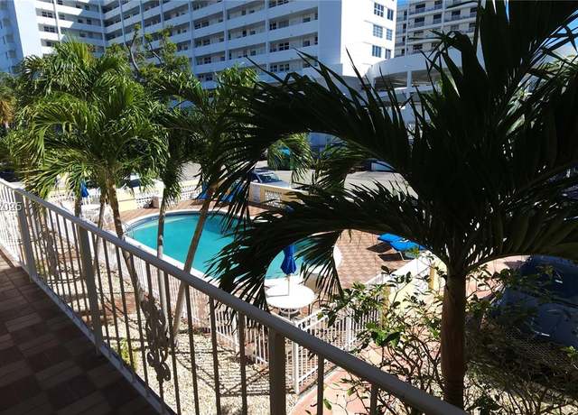 Property at 3061 NE 49th St #10, Fort Lauderdale, FL 33308, 2 beds, 1.5 baths