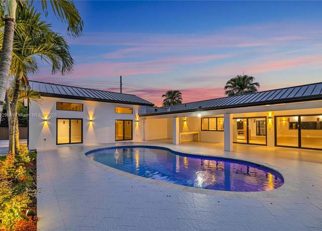 Property at 10600 SW 140th St, Miami, FL 33176, 5 beds, 3 baths