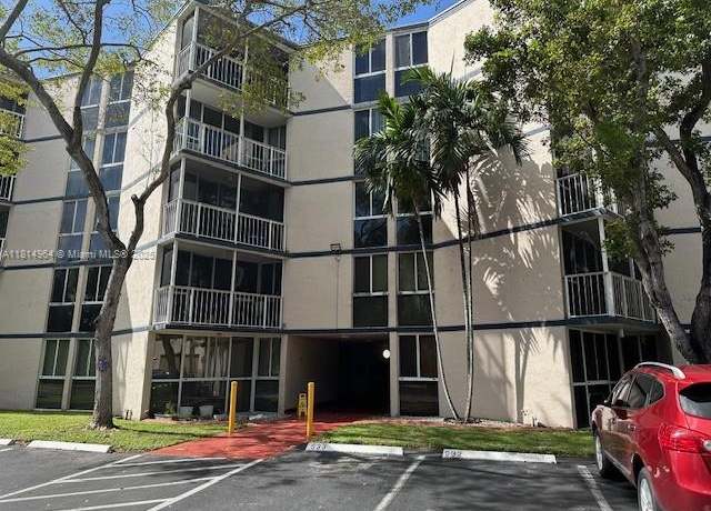 Property at 6955 NW 186 St Unit F301, Hialeah, FL 33015, 2 beds, 2 baths