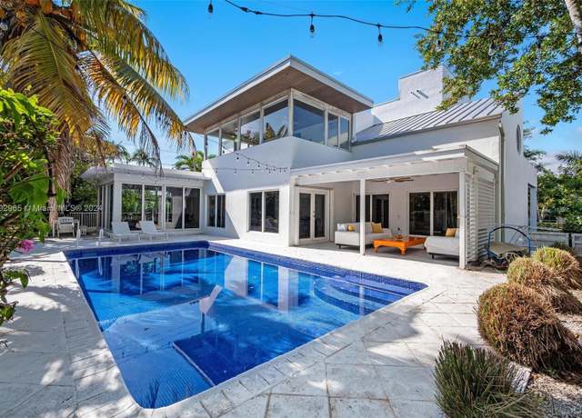 Property at 525 Ridgewood Rd, Key Biscayne, FL 33149, 5 beds, 5.5 baths