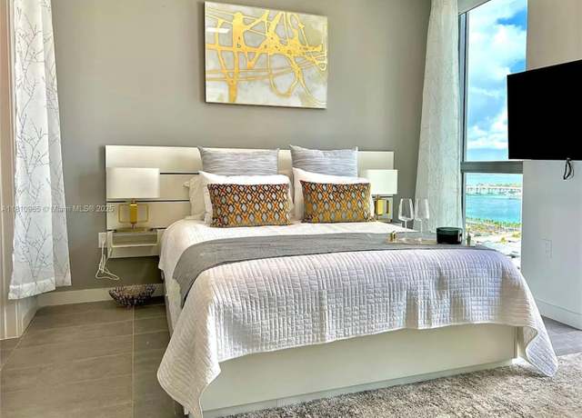 Property at 227 NE 2nd St #2713, Miami, FL 33132, 1 bath