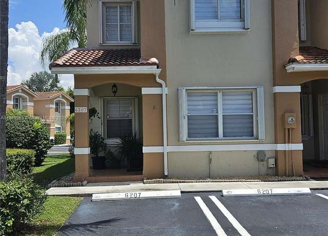 Property at 6207 SW 139th Ave, Miami, FL 33183, 3 beds, 2.5 baths