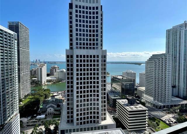 Property at 68 SE 6th St #2707, Miami, FL 33131, 2 beds, 2.5 baths
