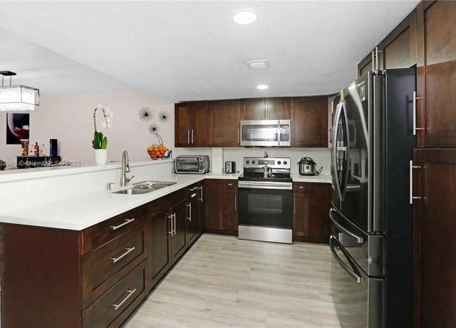 Property at 10852 N Kendall Dr #317, Miami, FL 33176, 1 bed, 1.5 baths