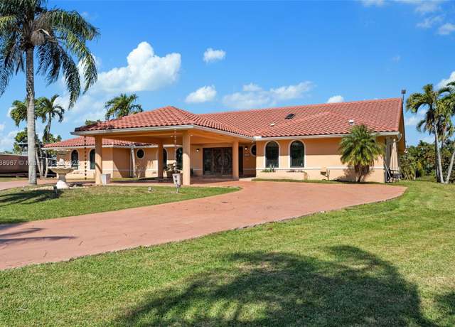 Property at 19895 SW 184th St, Miami, FL 33187, 4 beds, 4 baths