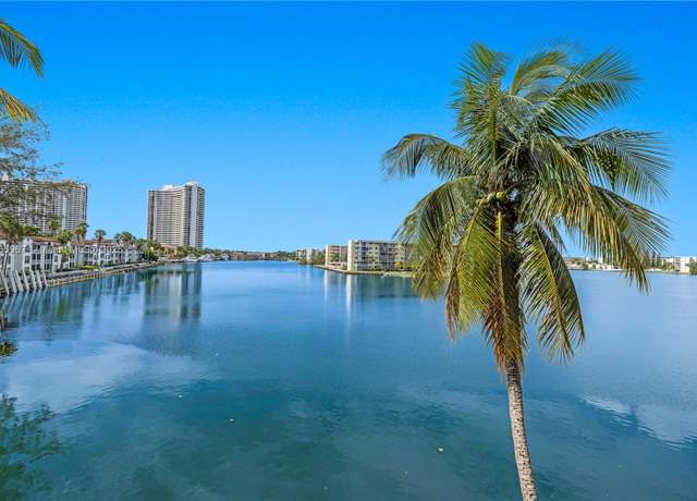 Property at 18151 NE 31st Ct #317, Aventura, FL 33160, 2 beds, 2.5 baths