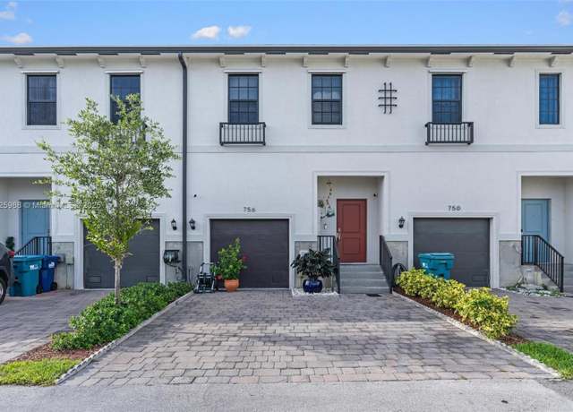 Property at 756 SW 12th St, Florida City, FL 33034, 3 beds, 2.5 baths