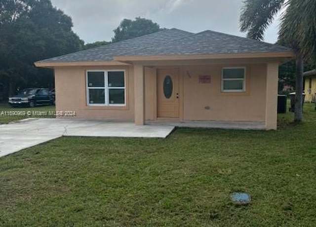 Property at 509 N 22nd St, Fort Pierce, FL 34950, 5 beds, 3 baths