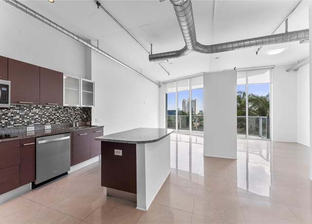 Property at 3029 NE 188th St #924, Aventura, FL 33180, 1 bed, 2 baths