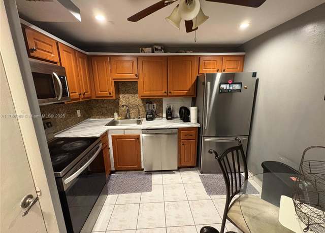 Property at 4152 Inverrary Dr #303, Lauderhill, FL 33319, 2 beds, 2 baths