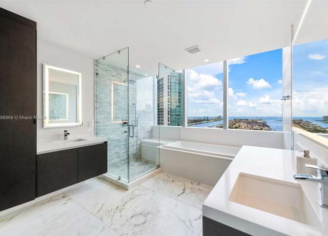 Property at 851 NE 1st Ave #4011, Miami, FL 33132, 4 beds, 4 baths