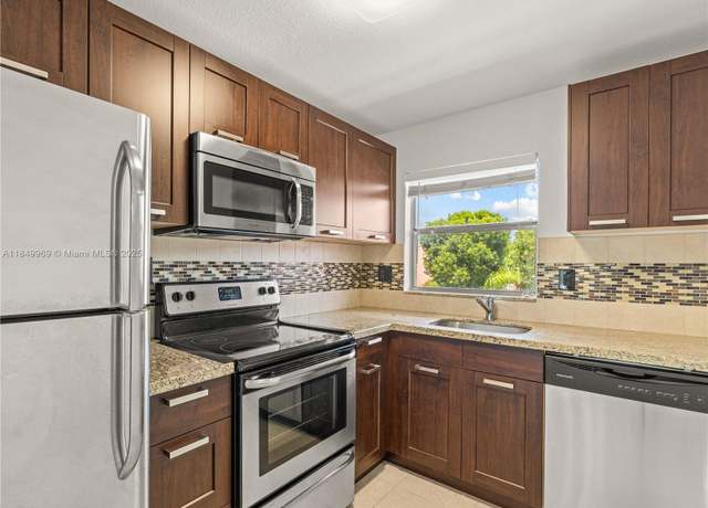 Property at 9460 Sunrise Lakes Blvd #309, Sunrise, FL 33322, 2 beds, 2 baths