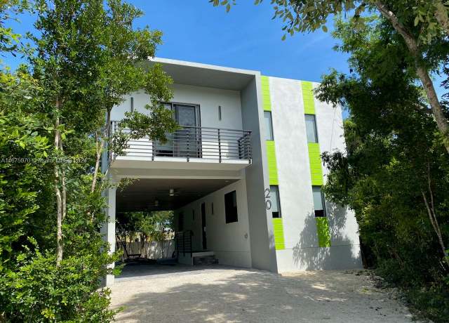 Property at 20 Coral Dr, Key Largo, FL 33037, 5 beds, 3 baths