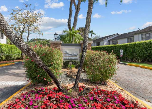 Property at 11048 SW 154th Ct, Miami, FL 33196, 3 beds, 2.5 baths