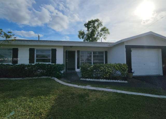 Property at 11520 NW 31st Pl, Sunrise, FL 33323, 5 beds, 2 baths