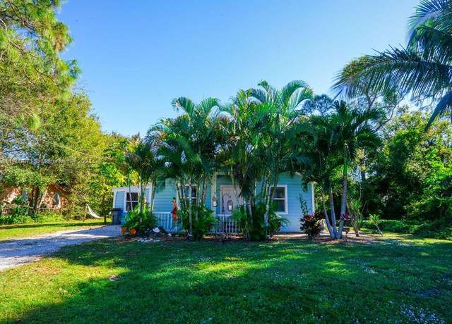 Property at 5210 Palm Dr, Fort Pierce, FL 34982, 3 beds, 2.5 baths