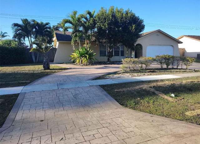 Property at 1281 Wyndcliff Dr, Wellington, FL 33414, 4 beds, 2 baths