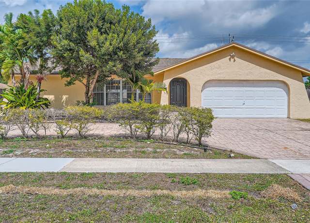 Property at 1281 Wyndcliff Dr, Wellington, FL 33414, 4 beds, 2 baths