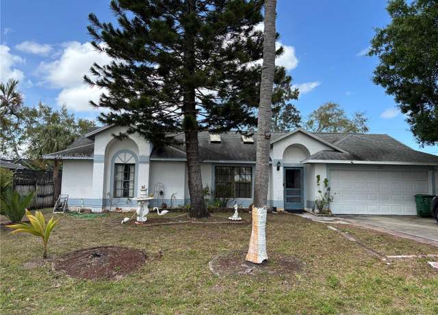 Property at 313 SE Yardley Ter, Port St Lucie, FL 34983, 3 beds, 2.5 baths