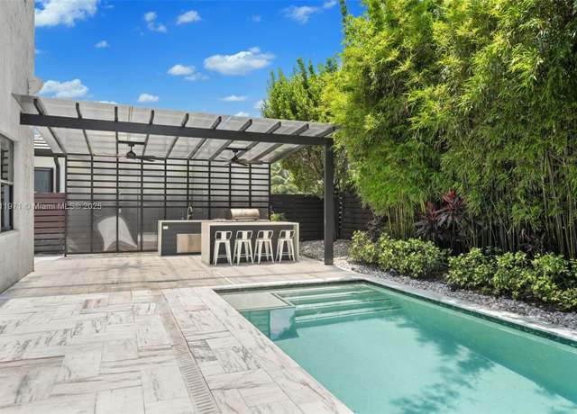 Property at 15924 SW 136th Way, Miami, FL 33196, 4 beds, 3 baths