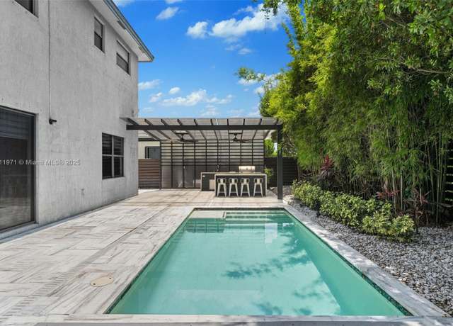 Property at 15924 SW 136th Way, Miami, FL 33196, 4 beds, 3 baths