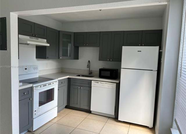 Property at 4705 NW 9th Dr #4705, Plantation, FL 33317, 2 beds, 1.5 baths