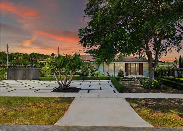 Property at 105 NE 18th St, Homestead, FL 33030, 3 beds, 2 baths