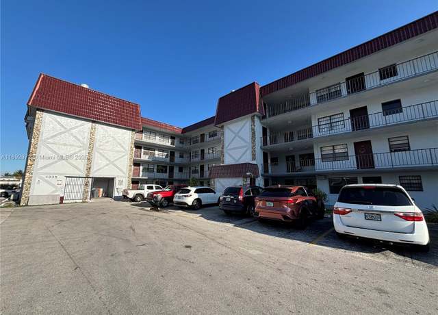 Property at 1335 W 68th St #309, Hialeah, FL 33014, 1 bed, 1 bath