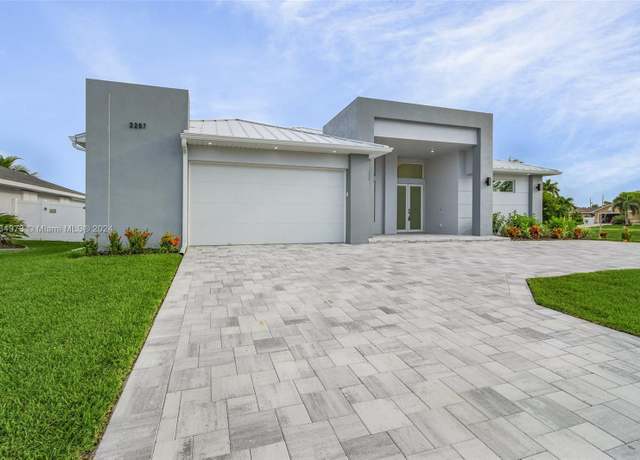 Property at 2207 SW 32th St, Cape Coral, FL 33914, 4 beds, 3 baths