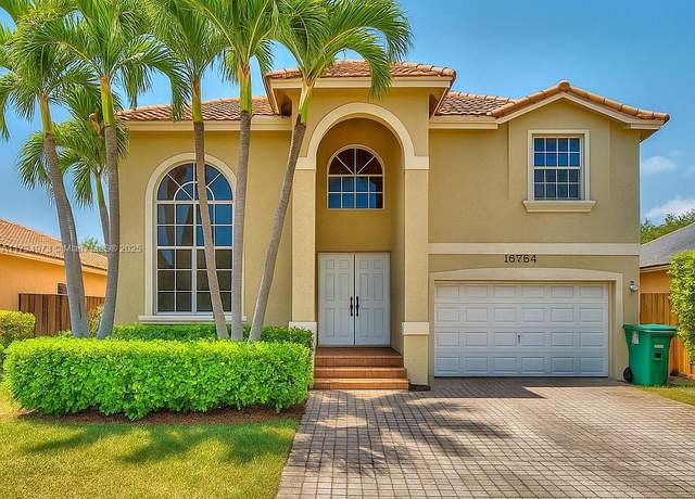 Property at 16766 SW 90th St, Miami, FL 33196, 4 beds, 3 baths