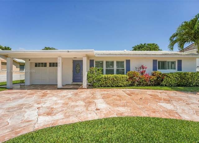 Property at 121 Tacoma Ln, Palm Beach Shores, FL 33404, 2 beds, 2 baths