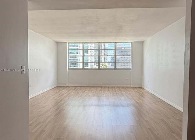 Property at 825 Brickell Bay Dr #1549, Miami, FL 33131, 1 bath