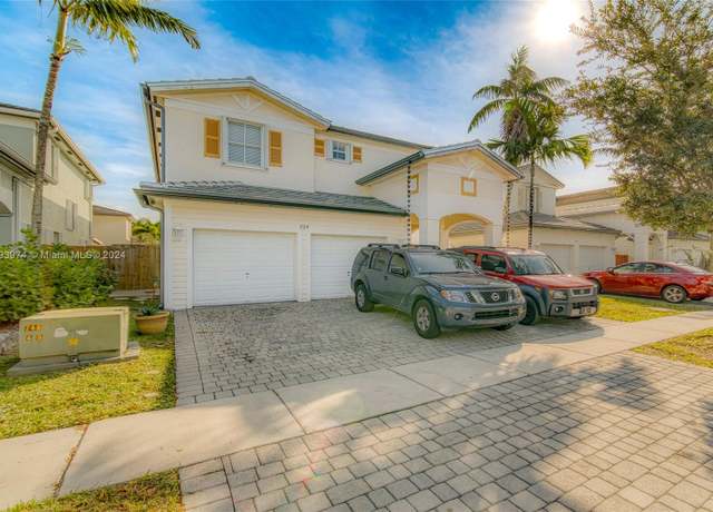 Property at 229 NE 36th Ave Rd, Homestead, FL 33033, 5 beds, 2.5 baths