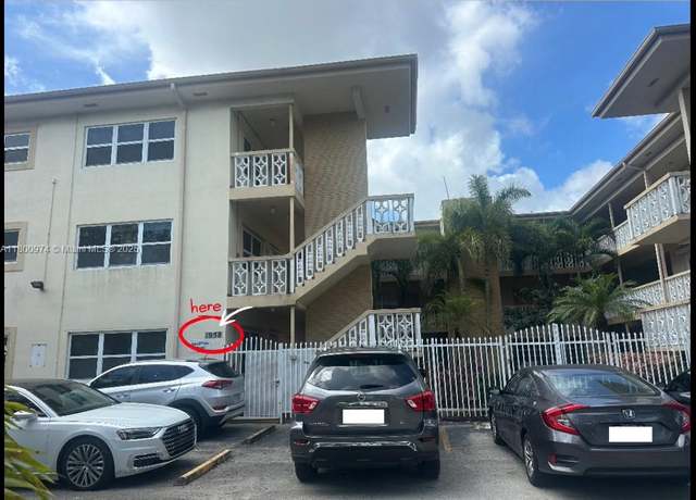 Property at 1958 Monroe St #102, Hollywood, FL 33020, 2 beds, 1 bath