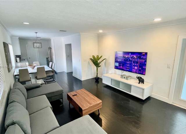 Property at 1955 Washington St, Hollywood, FL 33020, 3 beds, 2 baths