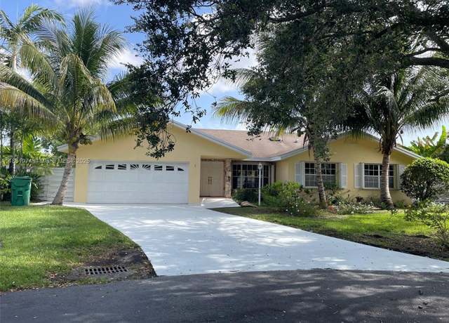 Property at 14409 SW 141st Pl, Miami, FL 33186, 4 beds, 2.5 baths