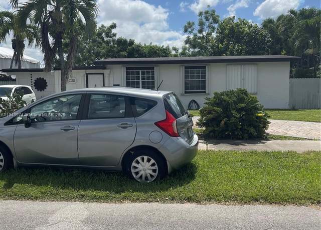 Property at 3101 SW 103rd Ct, Miami, FL 33165, 3 beds, 1.5 baths